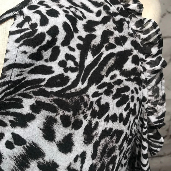 NWT MICHAEL Michael Kors Big Cat Cold Shoulder‎ Top - Picture 4 of 8